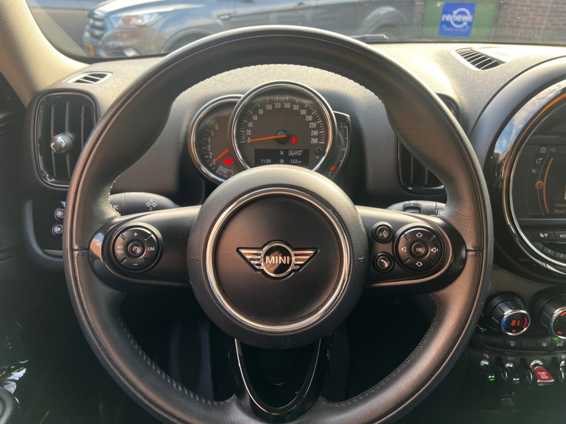 41789626-14.jpg
